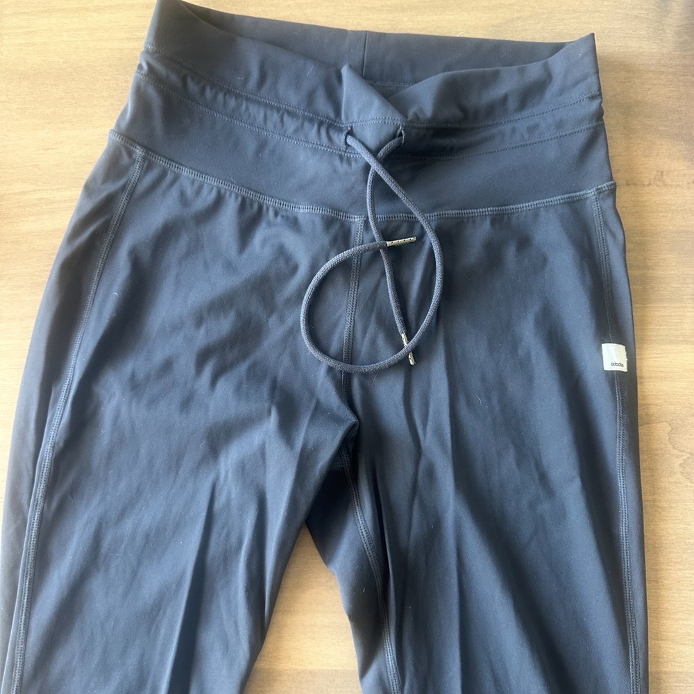 Ododos black drawstring leggings size M